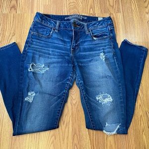 Distressed AEO jeggings